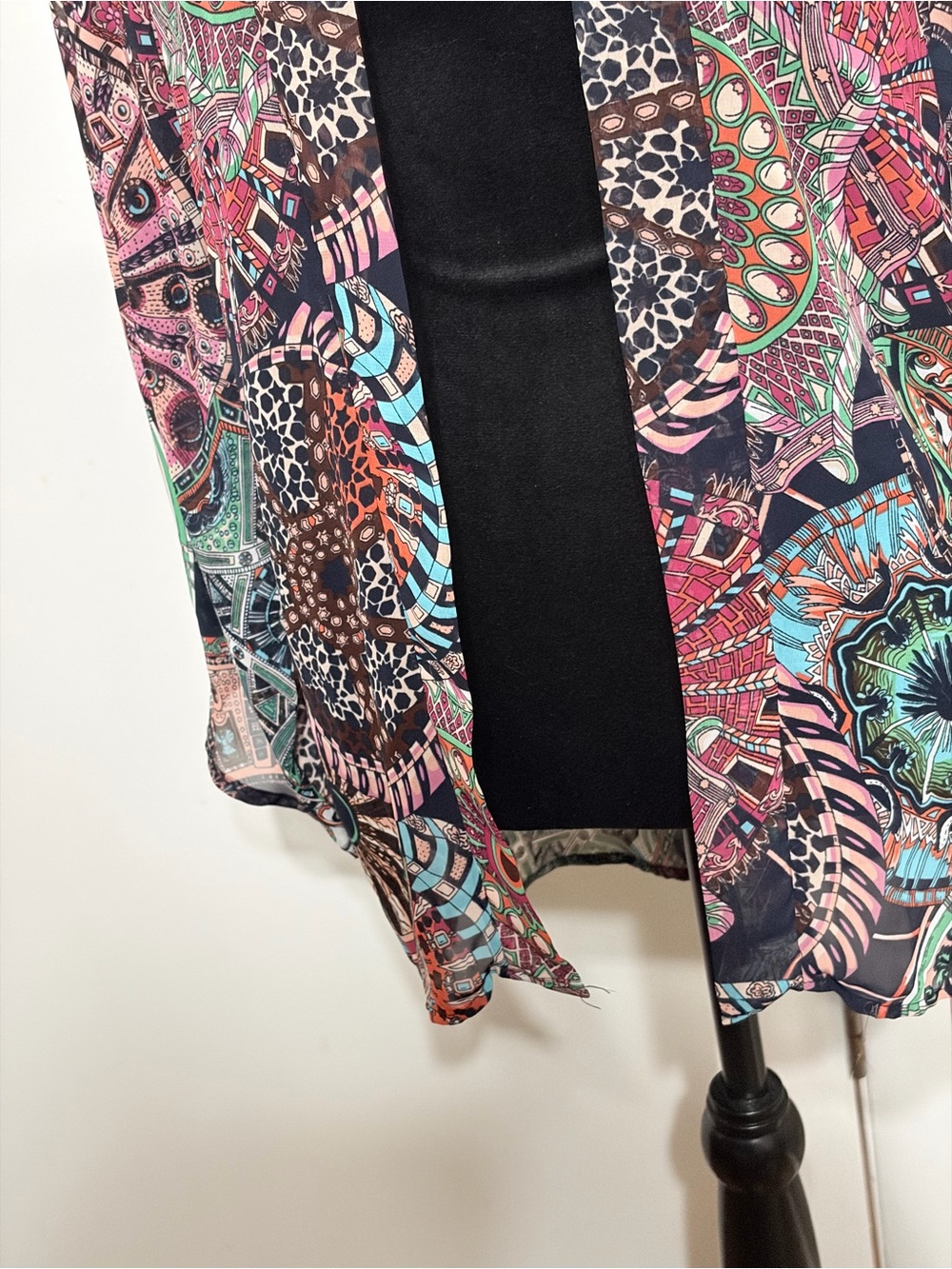 Women's Multicolor Patterned Kimono Jacket - Picture 2 of 12